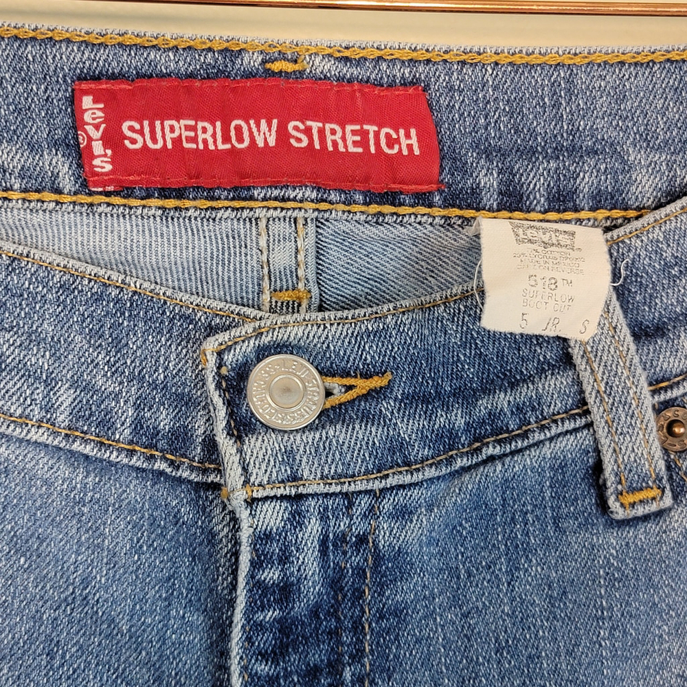 Vintage Levi's 518 Super Low Stretch Boot Cut Bootcut Medium Wash 5 S Jeans Y2K - Picture 3 of 11